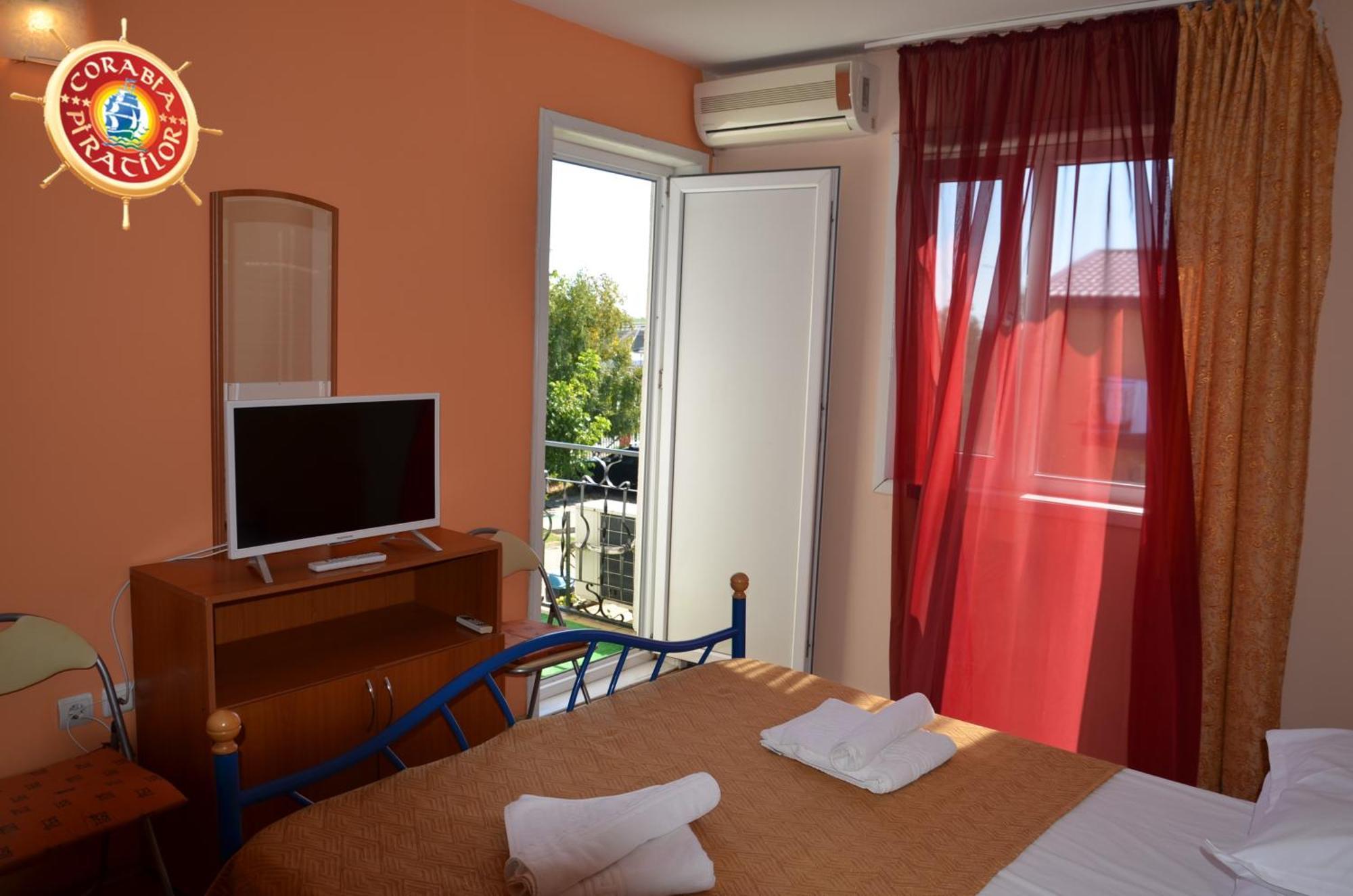Club De Vacanta Corabia Piratilor-Mamaia Nord Năvodari Zimmer foto